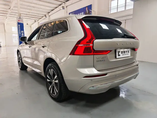 Volvo XC60 — Фото автомобиля 6