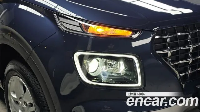 Hyundai Venue — Фото автомобиля 7