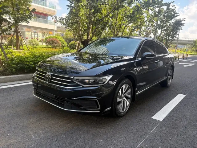 Фотография автомобиля — Volkswagen Magotan