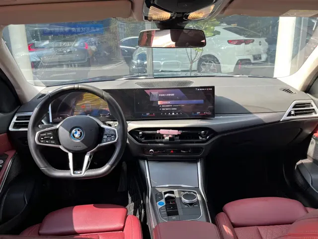 BMW i3 — Фото автомобиля 10