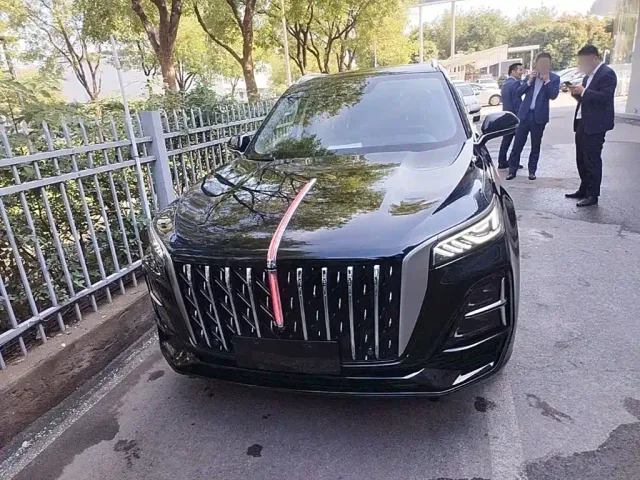 Hongqi HS5 — Фото автомобиля 2