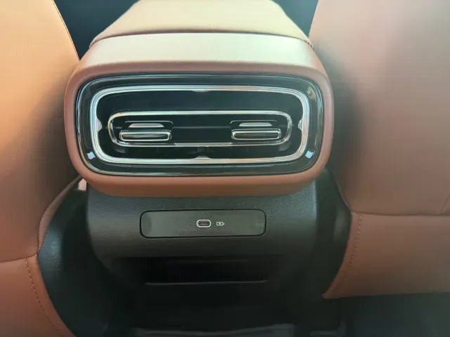 Geely Emgrand — Фото автомобиля 19