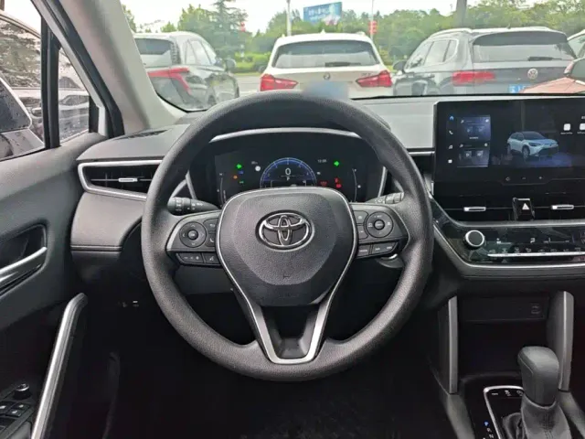 Toyota Frontlander — Фото автомобиля 10