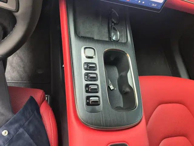 Xiaomi SU7 — Фото автомобиля 16