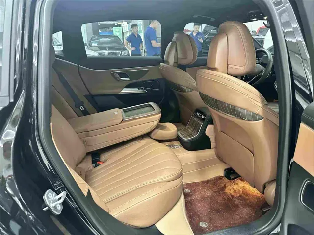 Mercedes-Benz E-Class — Фото автомобиля 17