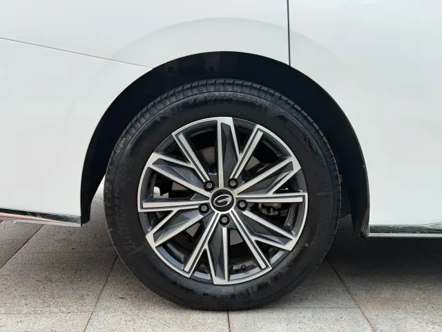 GAC Trumpchi M8 — Фото автомобиля 13
