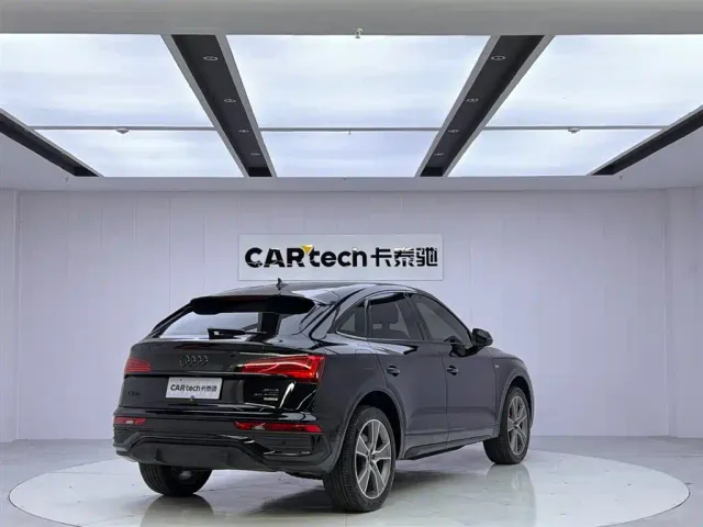 Audi Q5L Sportback — Фото автомобиля 5