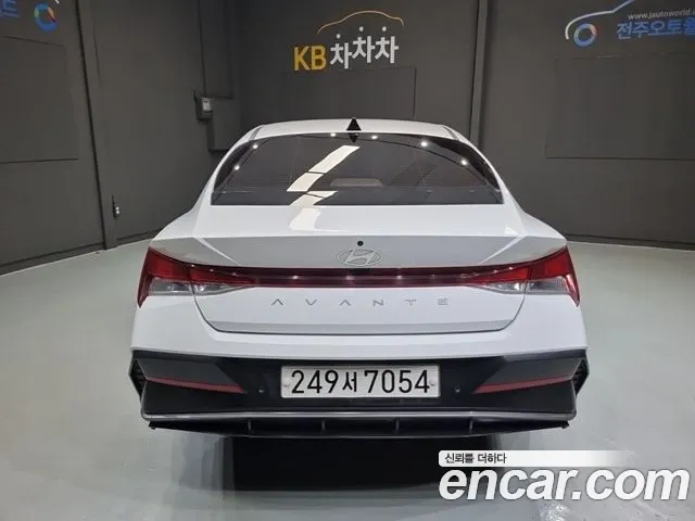 Hyundai Avante — Фото автомобиля 4