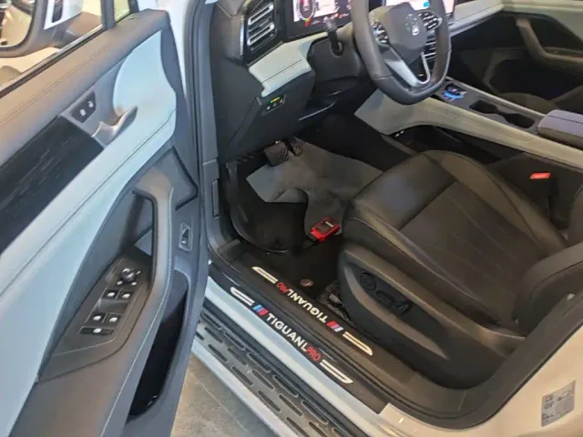 Volkswagen Tiguan L — Фото автомобиля 15