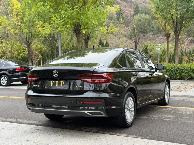 Volkswagen Lavida — Фото автомобиля 16