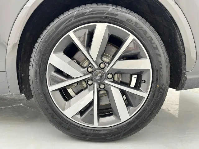 Li Auto L7 — Фото автомобиля 30