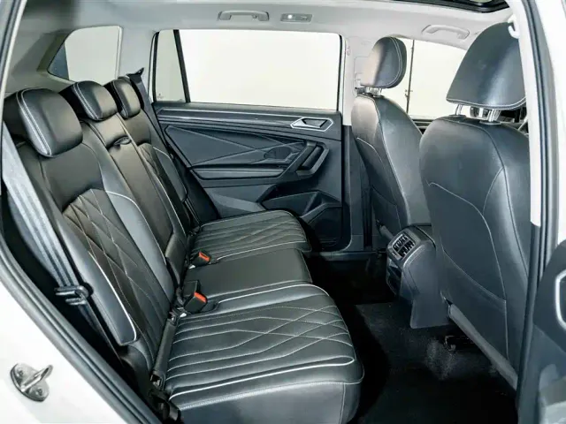 Volkswagen Tiguan L — Фото автомобиля 20