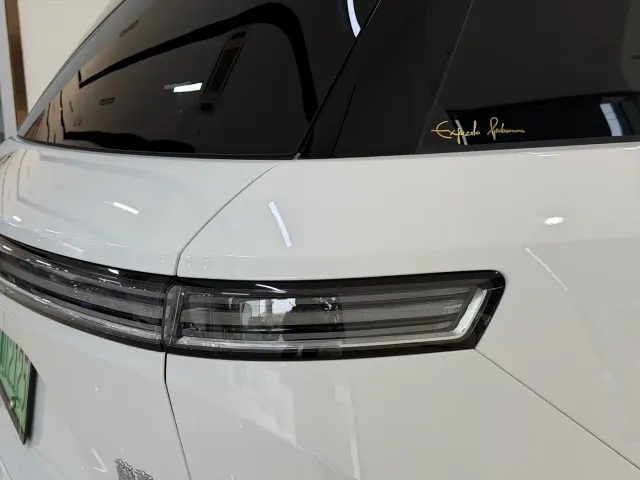 Nio ES8 — Фото автомобиля 25