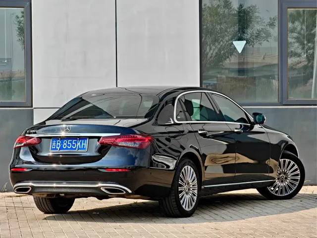 Mercedes-Benz E-Class — Фото автомобиля 6