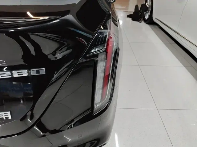 Cadillac CT4 — Фото автомобиля 7