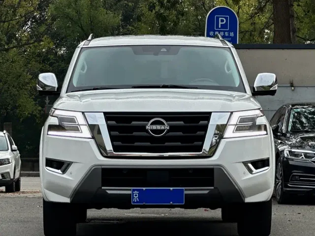 Nissan Patrol — Фото автомобиля 2