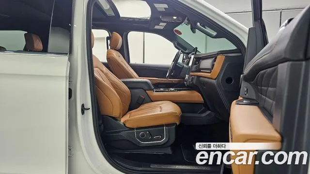 Ford Expedition — Фото автомобиля 25