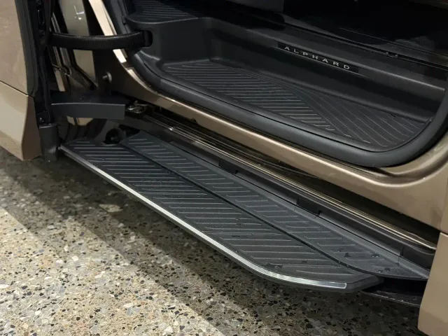 Toyota Alphard — Фото автомобиля 22