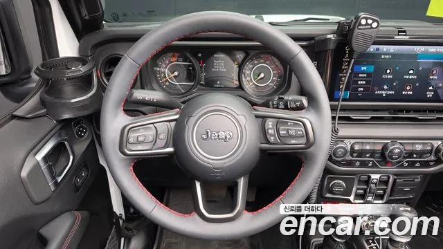 Jeep Wrangler — Фото автомобиля 12