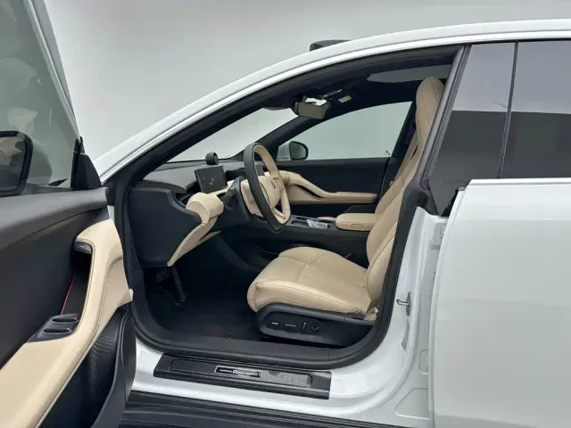 Nio ET5 — Фото автомобиля 16