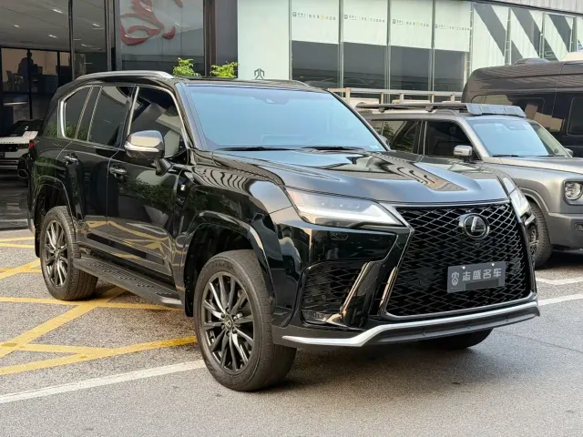 Lexus LX — Фото автомобиля 3