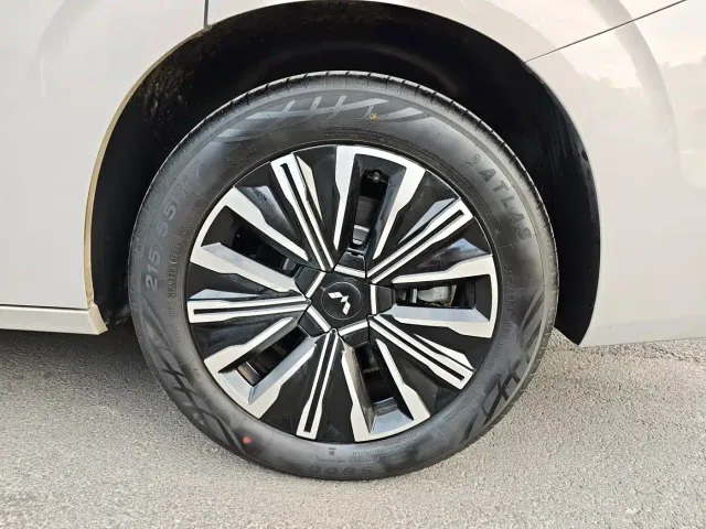 Wuling Starlight 730 — Фото автомобиля 14