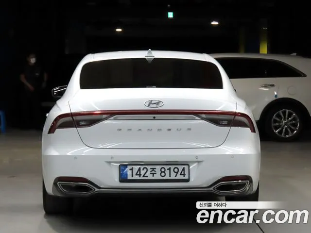 Hyundai Grandeur New — Фото автомобиля 3