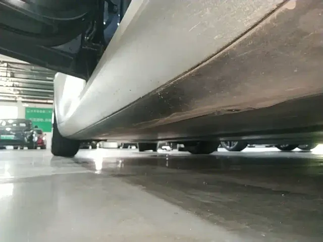 Tesla Model 3 — Фото автомобиля 21