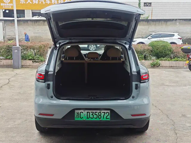 Leapmotor C11 — Фото автомобиля 4