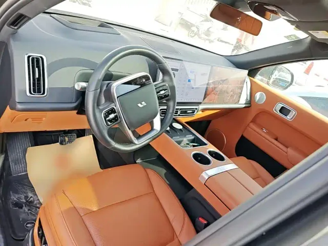 Li Auto L8 — Фото автомобиля 9