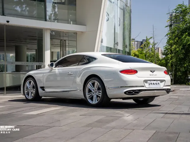 Bentley Continental — Фото автомобиля 7