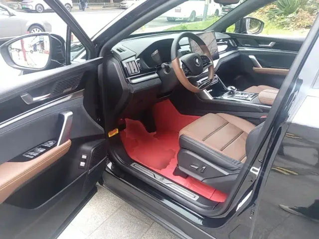BYD Tang — Фото автомобиля 15