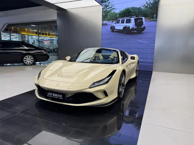 Фотография автомобиля — Ferrari F8