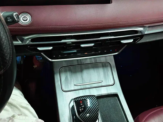 Jetour X70 Plus — Фото автомобиля 12