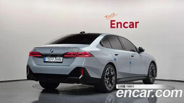 BMW 5 Series — Фото автомобиля 2