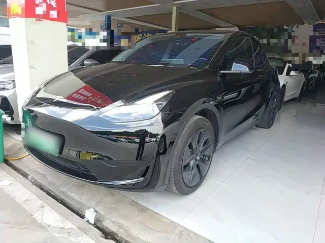 Фотография автомобиля — Tesla Model Y