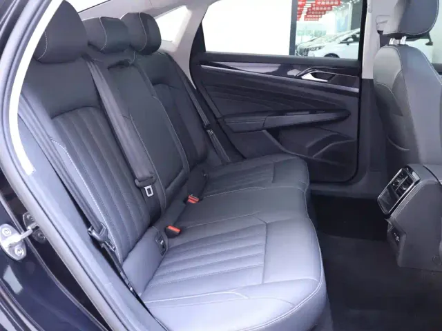 Volkswagen Passat — Фото автомобиля 22