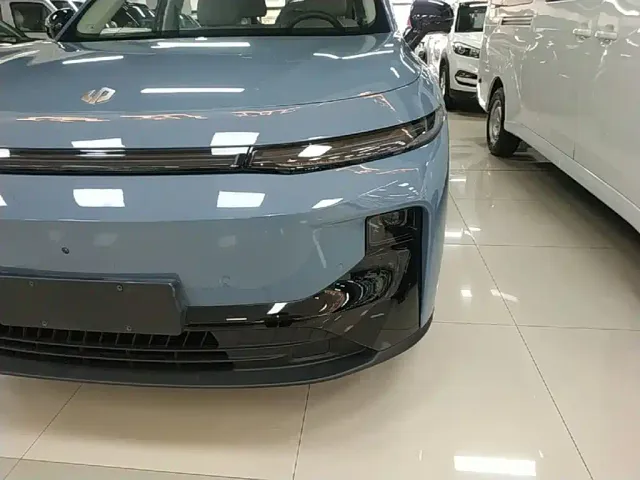 Leapmotor B10 — Фото автомобиля 23