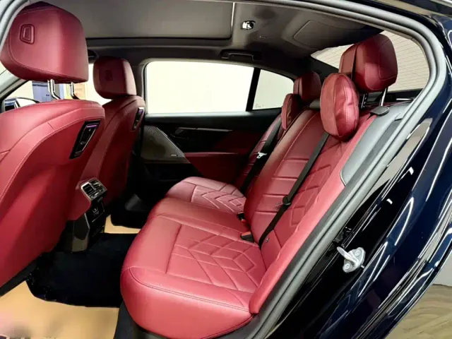 BMW 5 Series — Фото автомобиля 16