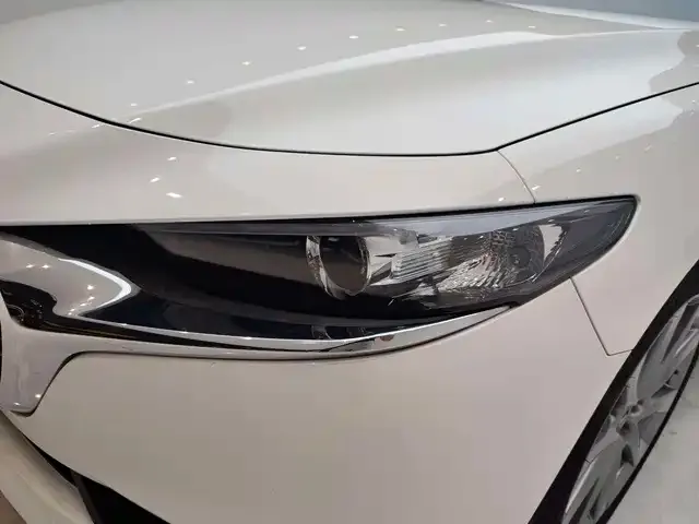 Mazda Axela — Фото автомобиля 17