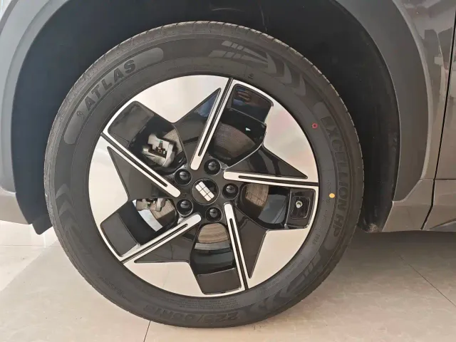 Geely Galaxy E5 — Фото автомобиля 15