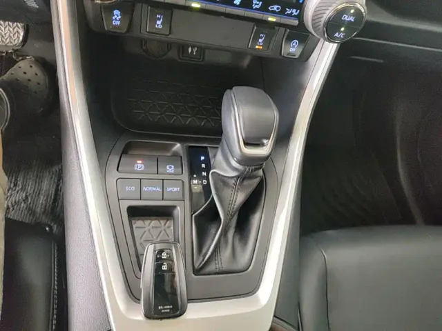 Toyota RAV4 — Фото автомобиля 13