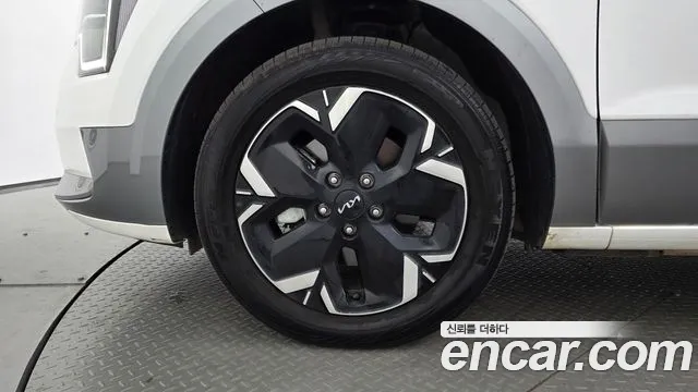 Kia Niro — Фото автомобиля 5