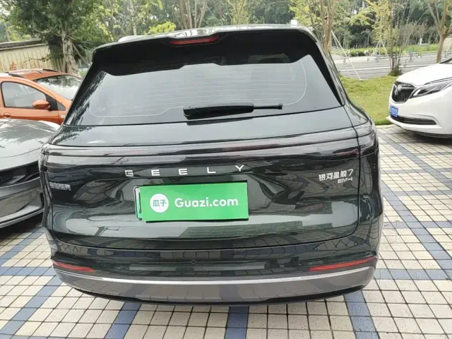 Geely Galaxy Starship 7 EM-i — Фото автомобиля 5