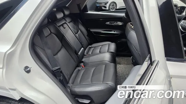 Genesis GV70 — Фото автомобиля 11