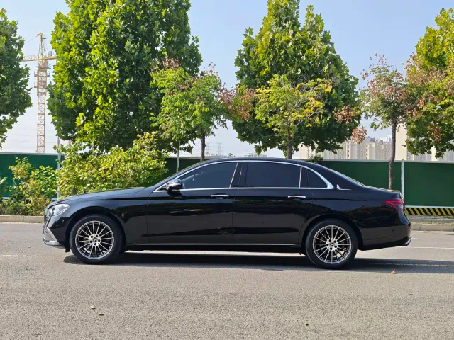 Mercedes-Benz E-Class — Фото автомобиля 16
