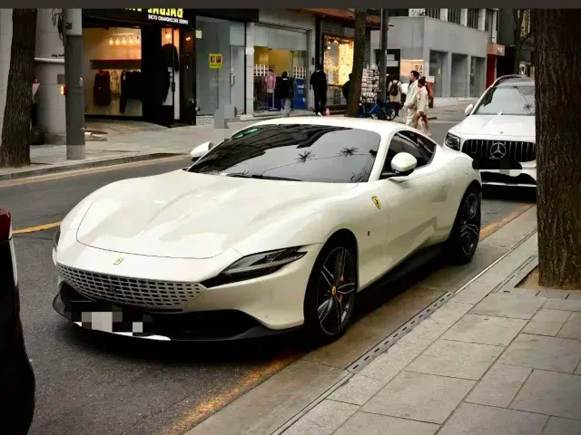 Фотография автомобиля — Ferrari Roma