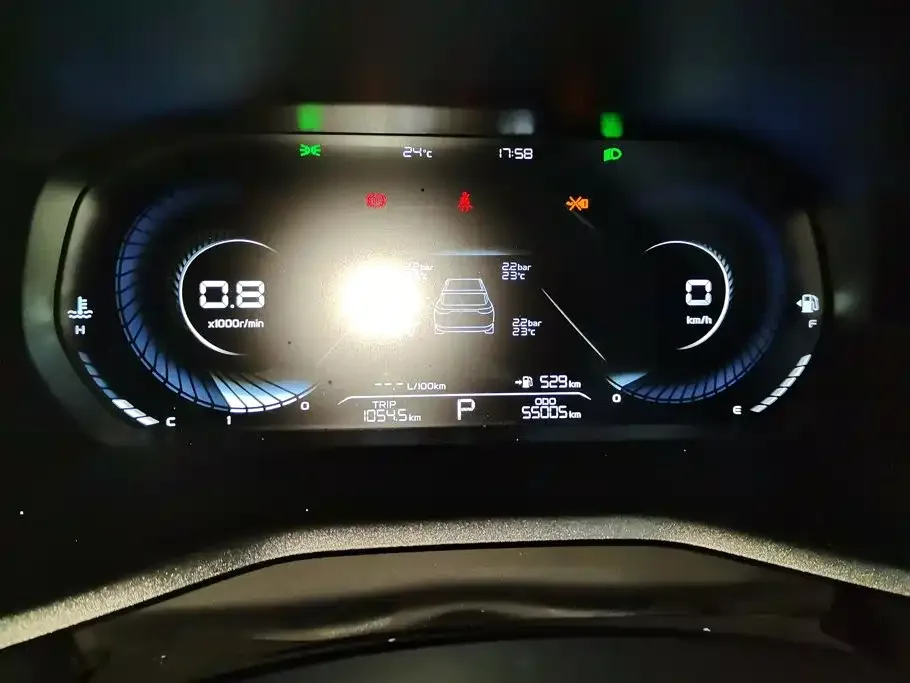 Geely Emgrand 2022 4th Generation 1.5L CVT Premium — Фото автомобиля 14