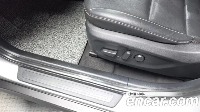 Kia Niro — Фото автомобиля 30