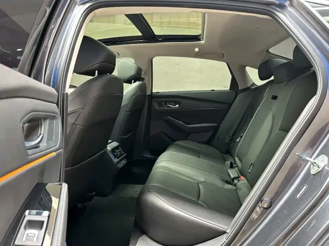 Honda Accord — Фото автомобиля 10